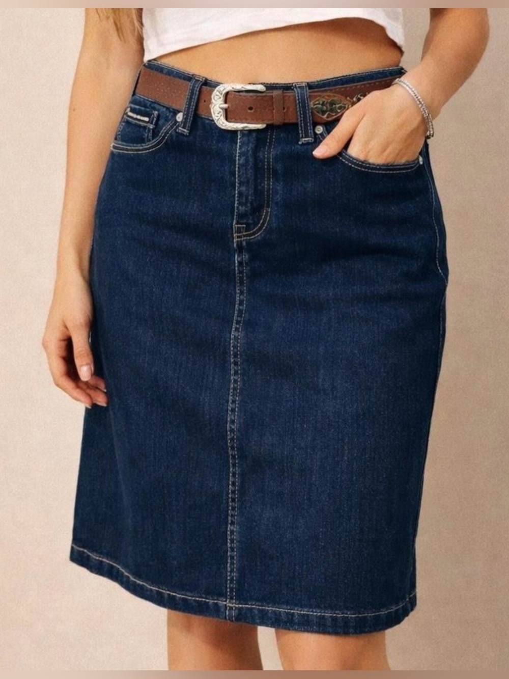 Levi’s Denim Pencil Skirt, Sz. 6, Perfectly Slimming, Dark Wash, Back Slit